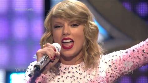 Taylor Swift 22 with LIVE HORNS Incredible Version in 2022 | Taylor swift 22, Taylor swift, The ...