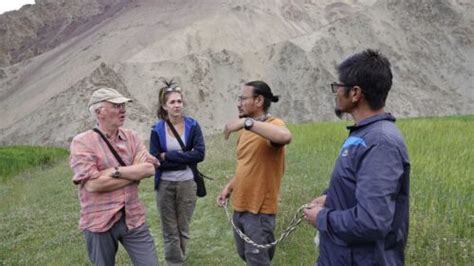 Snow Leopards of Ladakh ⋆ Greaves India