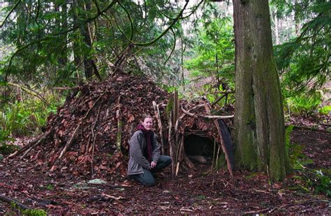 Edible Weeds: Herbal Medicine Chest in Your Backyard | Survival shelter, Outdoor survival ...