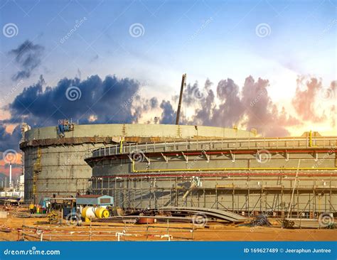 Construction Site of Oil Storage Tank Editorial Stock Image - Image of ...