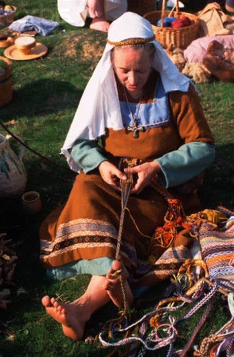 Ásatrú-Ingwaz | Tablet weaving, Viking woman, Woman weaving