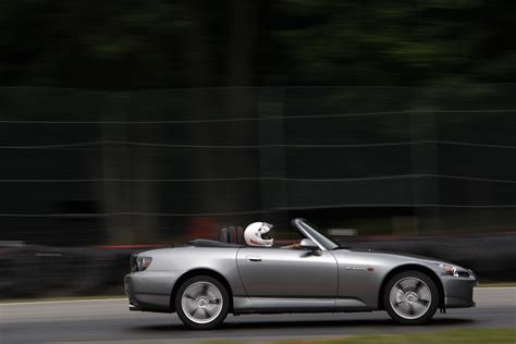 Honda S2000 (2009) - picture 12 of 19