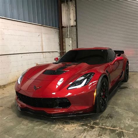 Chevrolet Corvette C7 Z06 painted in Long Beach Red Metallic Photo ...