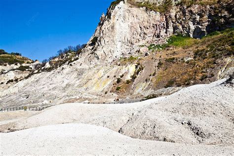 Solfatara Volcanic Crater Crater Pozzuoli Natural Photo Background And ...