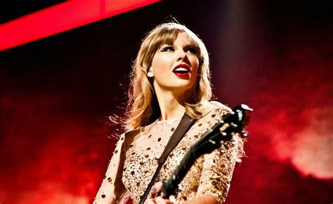 HD wallpaper: Taylor Swift Red Tour, taylor swift, taylor's | Wallpaper ...