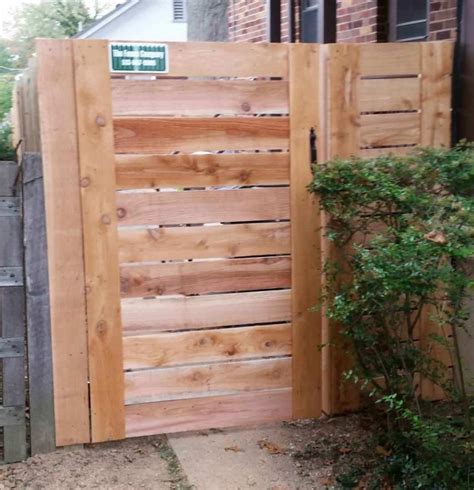 Horizontal Board Semi-Privacy Gate | The Fence Company, LLC