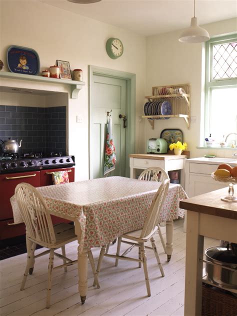 10 key pieces for your vintage 1930s & 1940s kitchen