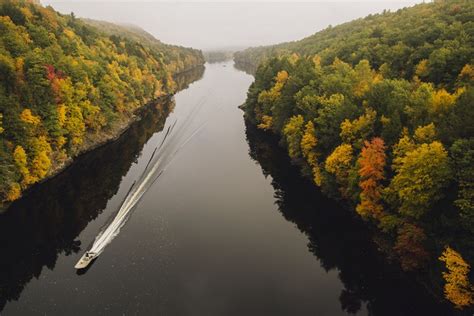 The Connecticut River Valley in Autumn | Photographs - New England Today