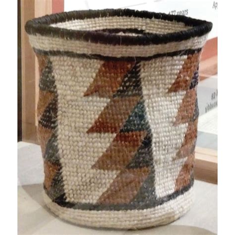 Wampanoag basket | New Bedford Whaling Museum | Hemp yarn, Geometric ...