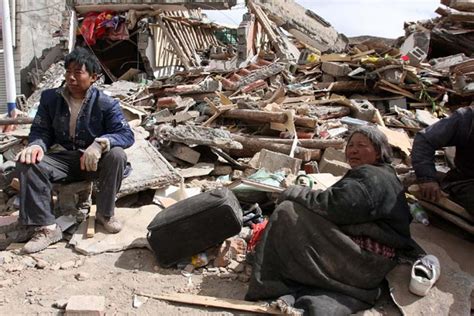 China earthquake in pictures: rescue attempts continue