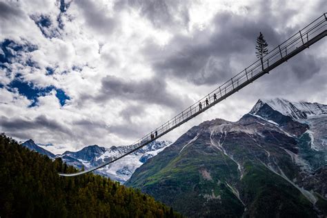 World's longest pedestrian suspension bridge traverses a Swiss valley - Minimal Blogs