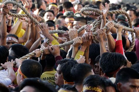 Filipino Catholics pray for Mideast peace in huge gathering | National Catholic Reporter