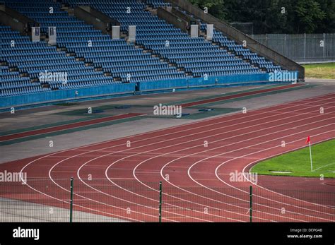 Crystal palace athletics stadium hi-res stock photography and images ...