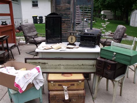 Pink Daisys Blog: GIve Away Winner and Flea Market Finds