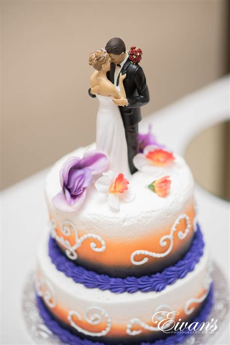 Creative Wedding Cake Toppers That are Fun and Unique | Eivan's Photo