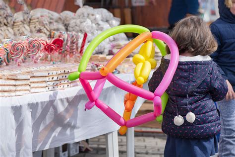 Fun Balloon Twisting Ideas for Your Kid’s Birthday Party - Daisy's Art ...