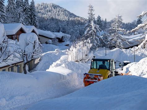 Heavy snow hits Europe