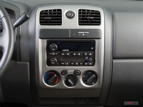 2007 Chevrolet Colorado: 7 Interior Photos | U.S. News