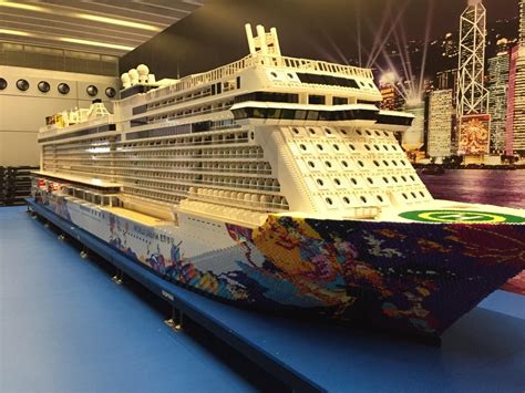 Demigrante: El gigantesco barco de LEGO que ha batido el récord Guinness