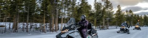 Snowmobile & Snowcoach Tour Packages - Yellowstone Vacations