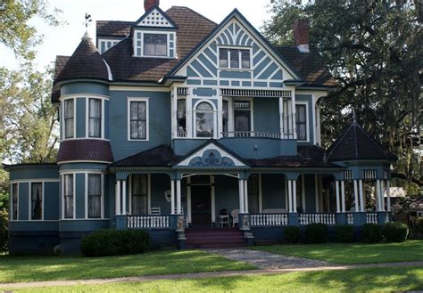 My World in Grays, Another beautiful Victorian house in Bainbridge,...