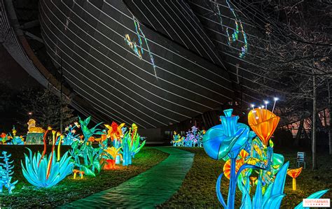 Festival des Lanternes 2024: the dinosaur ball, the Jardin d'Acclimatation light trail ...