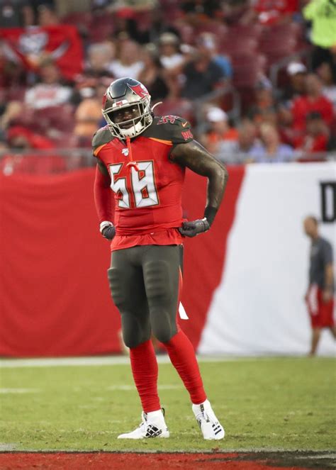 Buccaneers Activate LB Shaquil Barrett From Reserve/COVID-19 List