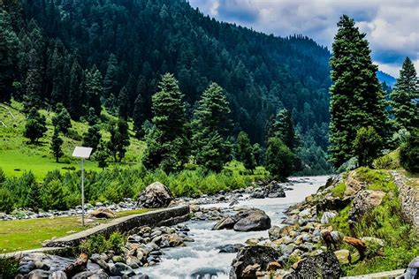 15 Best Tourist Attractions & Places to Visit in Pahalgam