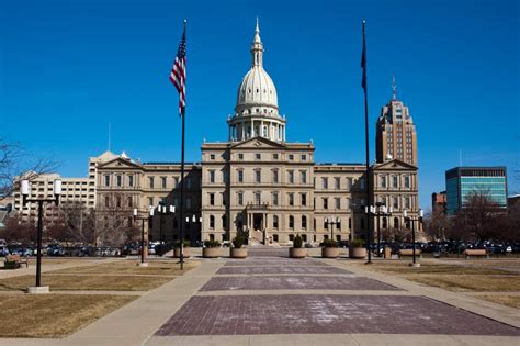 Michigan State Capitol Building – Rounder