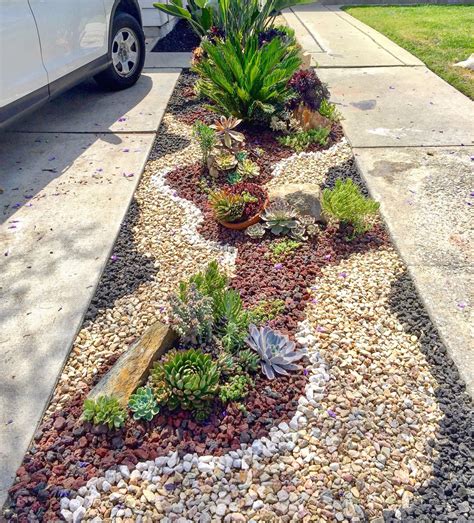 Incredible Landscaping Ideas For Front Of House With Rocks 2022