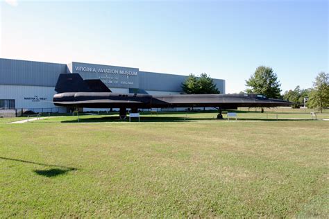 File:Lockheed SR-71 Blackbird 01.jpg - Wikimedia Commons