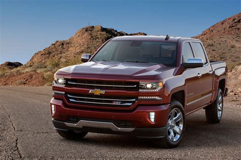 Chevrolet Silverado 1500 LT Crew Cab Standard Box 2018 - International ...