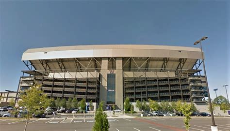 Husky Stadium Parking Guide [All You Need To Know in 2022]