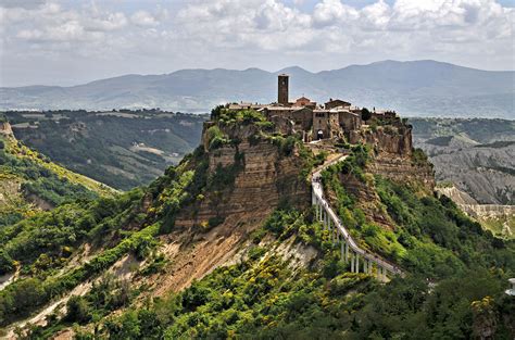 Civita Di Bagnoregio Immagini / Piazzetta di Civita di Bagnoregio ...