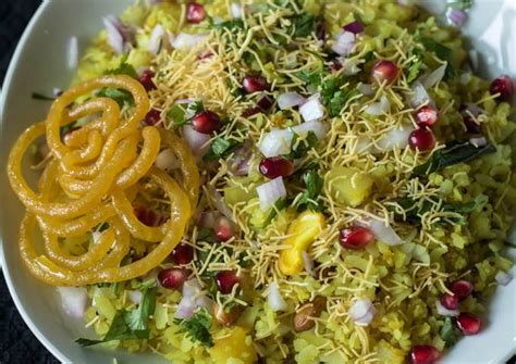 Indori Poha Recipe by Aswani Vishnuprasad - Cookpad