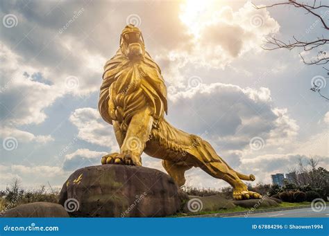 Gold lion statue stock photo. Image of roar, landmark - 67884296