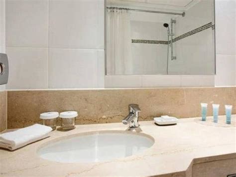 Hilton London Kensington Hotel in United Kingdom - Room Deals, Photos ...