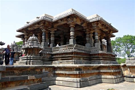 Hoysaleswara Temple Halebidu, timings, history, facts, architecture