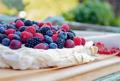 Pavlova with Fresh Berries | Recipe | Pavlova, Fresh berries recipes, Dessert recipes