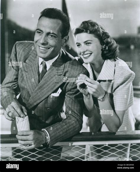 CASABLANCA (1942) HUMPHREY BOGART, INGRID BERGMAN CAS 023P Stock Photo - Alamy