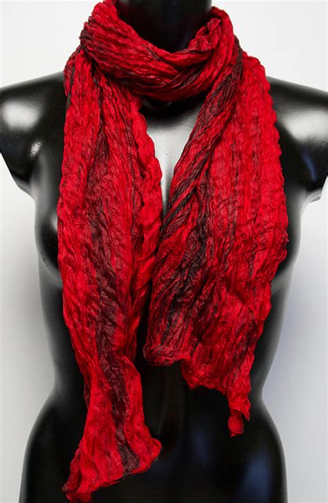 Scarf Deep Red Black | Babs Clothing