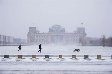 IN PICTURES: Snow and bitterly cold temperatures hit Germany - The Local