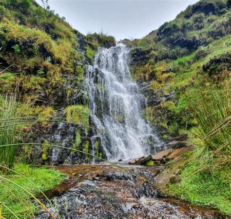 15 BEST Peak District Waterfalls (+ Walks to Visit Them) – Peak District Walks