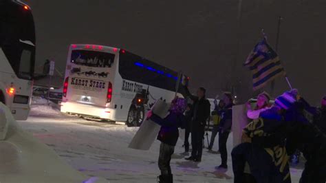 Fans line Bozeman streets and brave cold temps to cheer on MSU Football ...