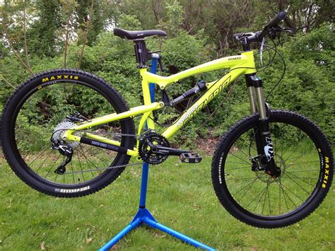 Cutting Edge Mountain Bikes: Santa Cruz Nomad