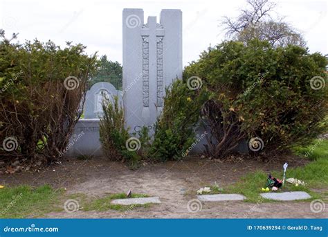 Capone Family Plot 706327 editorial stock image. Image of hillside ...