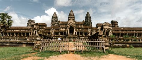 Hindu Temple Angkor Wat Complex In Cambodia Is The World's Largest ...