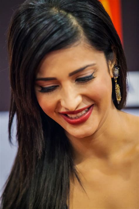 Shruti Hassan Hot Pics at SIIMA - FilmyScope