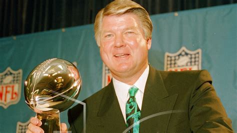 Super Bowl-winning coach Jimmy Johnson into Hall of Fame