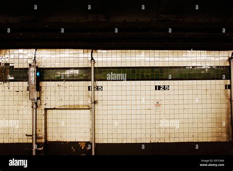 125th Street Harlem NY subway Stock Photo - Alamy